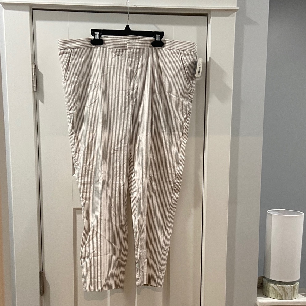 Passports Striped Cropped Pants brown and cream stripes Size 18 NWT